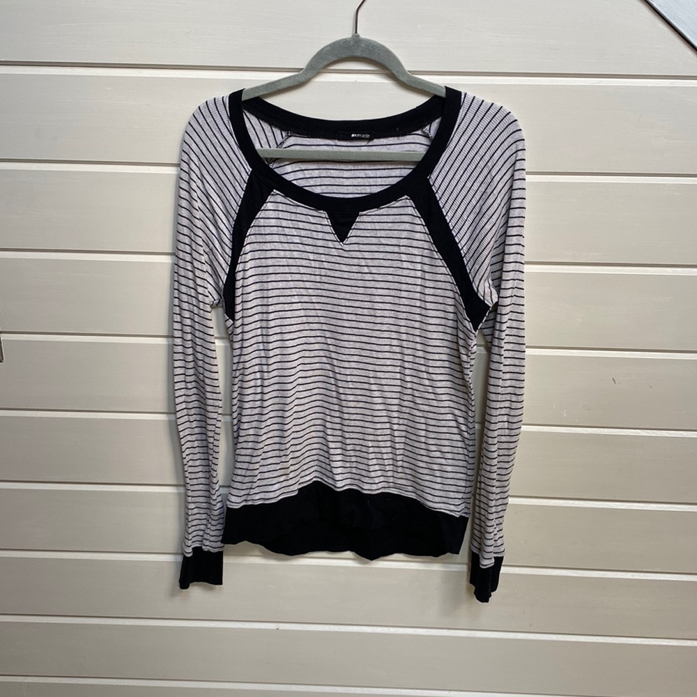 Boutique  LAmade striped cozy long sleeved top sz Med